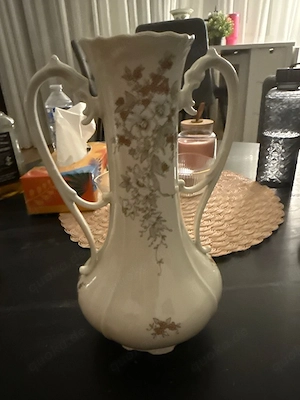 Porzellan Vase weiß gold - 2 Henkel, Blumenmotiv - Stempelmarke, glänzend