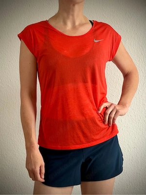 Nike Damen Laufshirt Sportshirt Rot Gr. M
