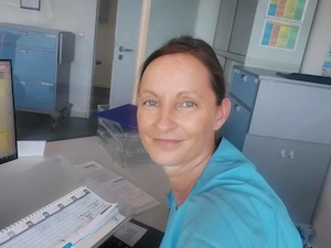 Hallo, ich bin Doreen. Ich stehe Ihnen gerne zur Verfügung.  