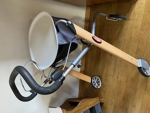 Wohnungsauflösung 92 Jahre Leben Seniorensessel, Rollator, gepflegte Möbel