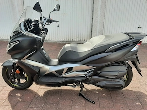 Kawasaki J 300