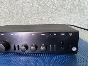 Arcam Delta 290 Stereo-Vollverstärker (HiFi), hergestellt in Großbritannien. Bild 3