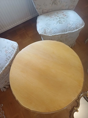 Elegante französische Stilmöbel   2 Sessel, floral mit Tisch Bild 3