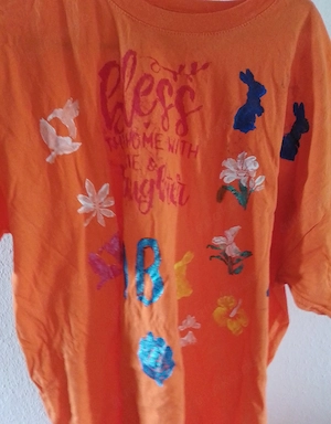 gestaltenes t Shirt zu verkaufen in XXL nagelneu abzuholen in Celle 