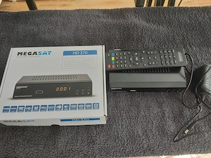 Zu verschenken ist ein schöner Samsung PLANO Fernseher.