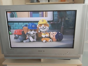 Zu verschenken ist ein schöner Samsung PLANO Fernseher. Bild 3