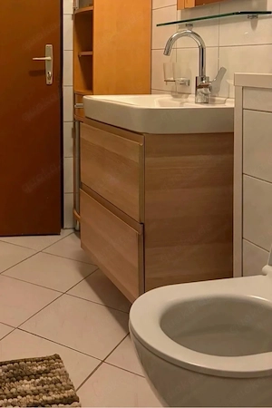 schöner IKEA Waschtischunterschrank