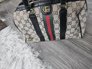Elegante Handtasche mit Schulterriemen   sehr guter Zustand