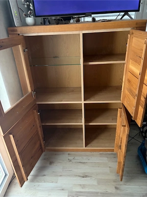 Wohnzimmerschrank Massivholz Wildeiche mit Glaseinsatz