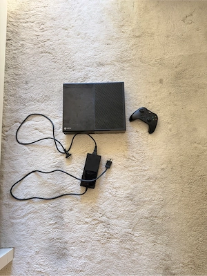 Xbox One Schwarz + Original Controller & Netzteil 