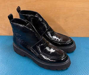 Kennel&Schmenger Lacklederboots schwarz Gr.8,5  42,5 einmal getragen...