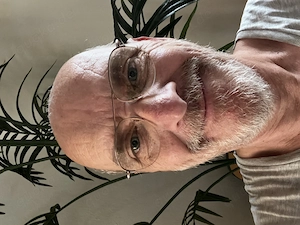 Vitaler Gentleman (60, MD B) sucht lebensfrohe, jüngere Partnerin für Natur & Liebe