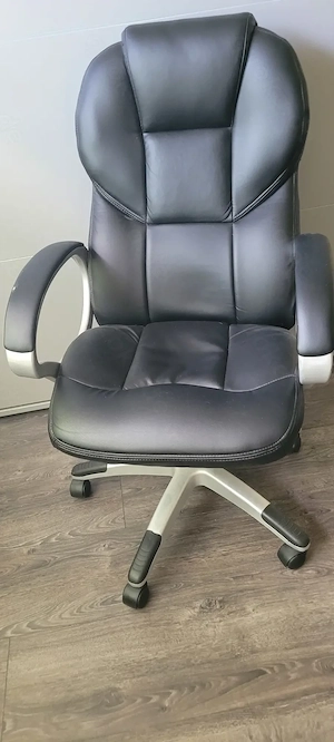 Bürostuhl Gasdruckfeder 5 Rollen Kunstleder guter Zustand!