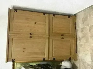 Holzschrank massiv