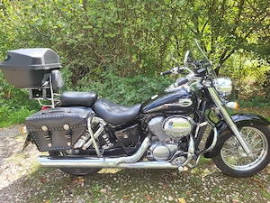 Honda Shadow750 mit viel Zubehör zu verkaufen 