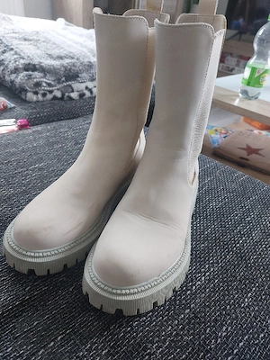 cremefarbene Boots GR. 39