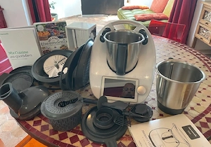 Thermomix TM6, neuwertig, mit 2 Schüsseln