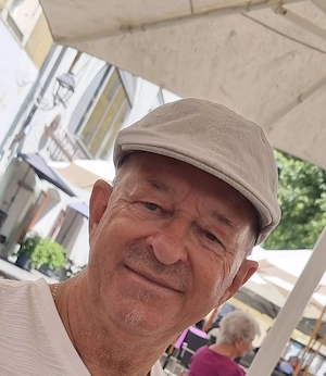 Suche für Samstag  kurzfristig eine (Sie) jeden Alters als Ausflugsbegleidung.