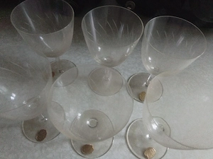 Set aus sechs transparenten Vintage-Kristallgläsern
