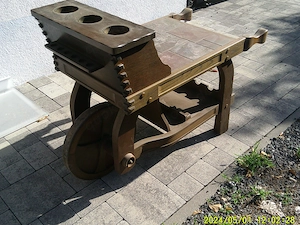 rustikaler Barwagen