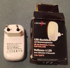 Lunartec Kompaktes LED-Steckdosen-Nachtlicht, Dämmerungssensor, 1 lm, 0,25 Watt