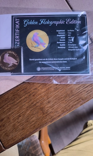 San Marino Golden Holographic Edition 