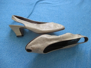 VINTAGE Echt Leder Peep Toes High Kitten Heels Slingbacks Sling Pumps Peter Kaiser 36   37 4 ercu