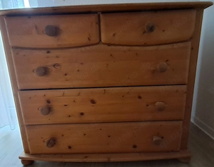Kommode aus Holz