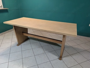 Esszimmertisch 