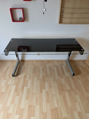 Schreibtisch 