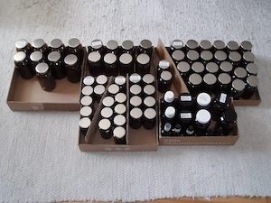 85 verschiedene Braunglasflaschen, ab 0,18 EUR pro Stück, alle zusammen für nur 26,00 EUR