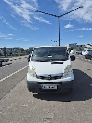 OPEL-Transporter, VIVARO, geschlossener Kasten