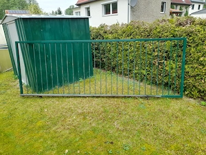 Einfahrts -Schiebetor 3,00m breit Höhe1,30m .6m Schiene + Rollen ,incl. Motor +2 Fernbedienungen