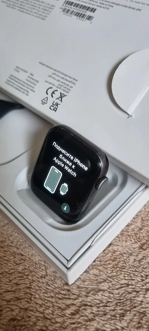 Apple Watch SE (2. Generation) 44mm GPS Smartwatch Aluminiumgehäuse