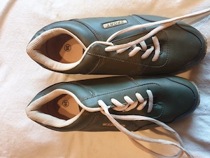 Damenschuhe; Sport; Gr. 39