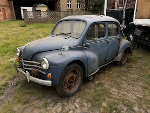 Renault 4CV Oldtimer   Sammlungsfahrzeug Bild 2
