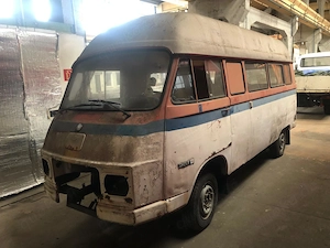 Mercedes-Benz 207 D  Bremer  Hochdach   Oldtimer   z: Zt. ohne Motor & Kühler Bild 2