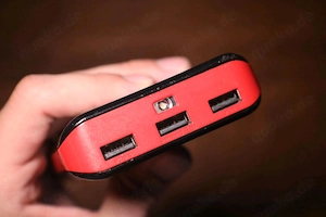 Powerbank schwarz mit Sticker Bild 3