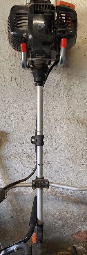 Freischneider, Erdbohrer, Heckenschere, Vertikutierer, Dewalt Trennsäge usw.