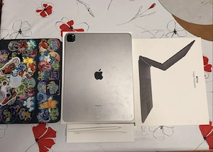 Apple iPad Pro 12,9" M2 128 GB Wi-Fi Grau mit Apple Pencil und Magic Keyboard