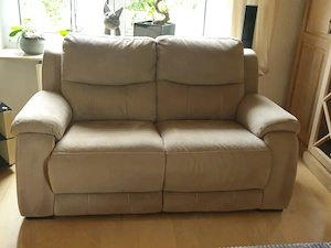 2-Sitzer Sofa in hellbeige Bild 2