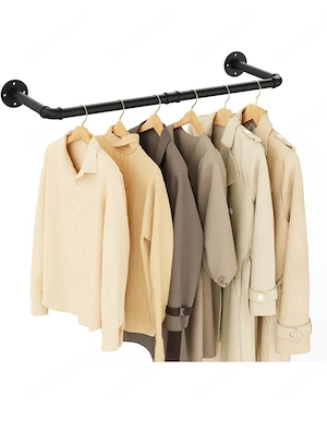 Schwarze Garderobe