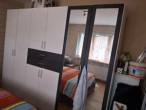 Schöner schlafzimmerschrank