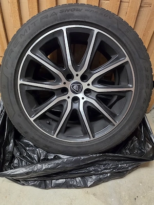 Winterreifen mit Alufelge 225 55R18
