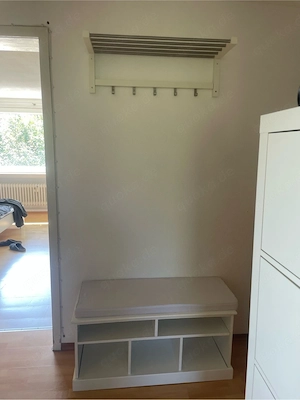 Zweiteilige Garderobe mit Sitzbank & Stauraum