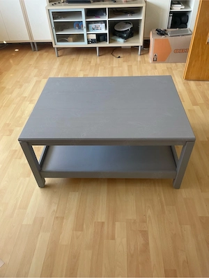 Grauer TV-Tisch aus Holz
