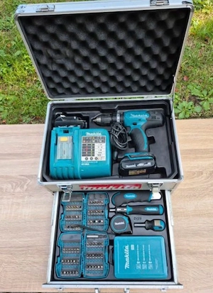 Makita schlagbohrmaschine mit zubehör 