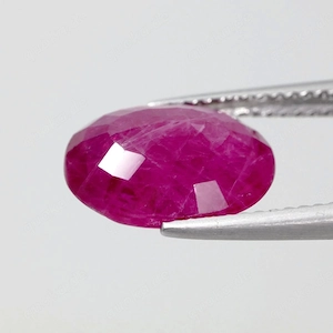NTE Montepuez-Mozambique Rot Rubin, 5,52 ct, natürlich, unbehandelt, oval, transparent  Zertifikat Bild 3