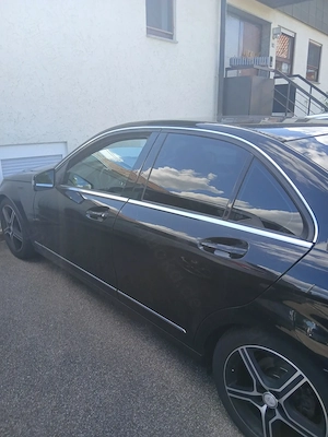 Mercedes C 180 K W204 Linousine Bild 4