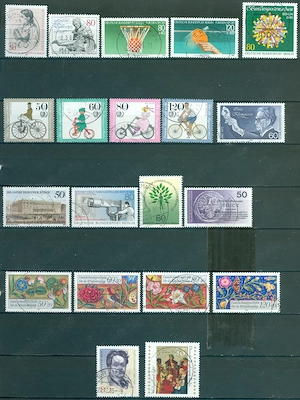 Berlin gestempelter Jahrgang 1985 komplett mit allen Hauptnummern genau wie auf dem Bild zu sehen.